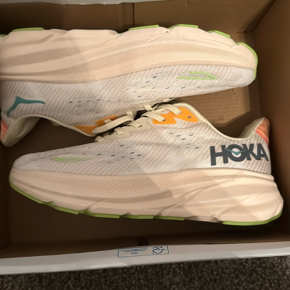 Hoka Clifton 9 Women's Sneakers